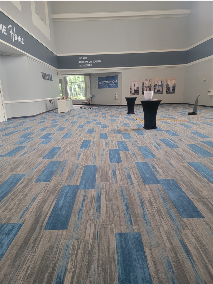 Amazing carpet tile can set off any commercial space.  Carpet tile makes it easy to replace a single tile, should any become damaged.